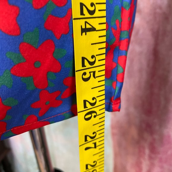 New๐Floral Blouse Button down with long Sleeves - Picture 5 of 12